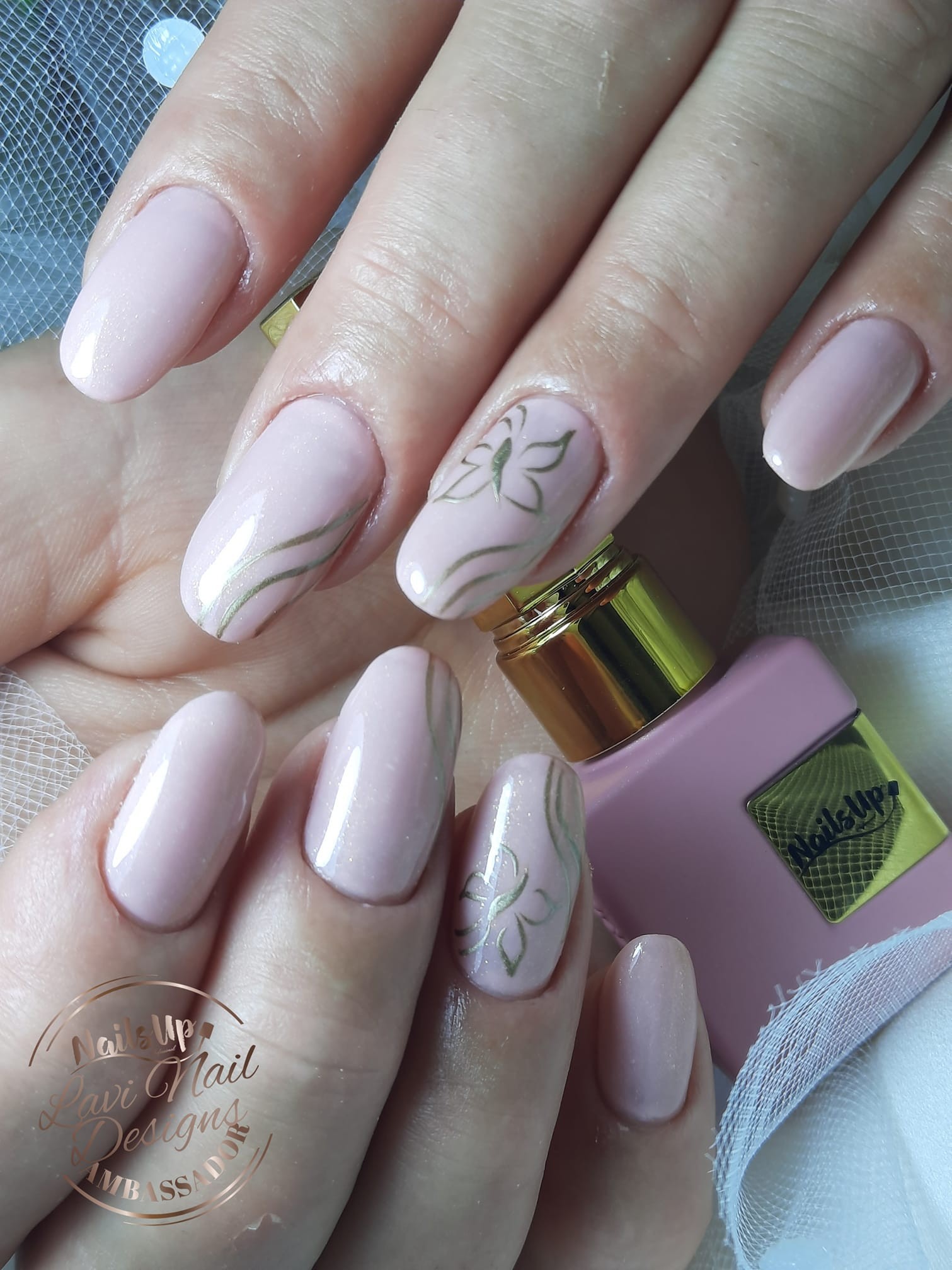 oja-semipermanenta-nailsup-gold-is-your-reflection-ballerina-in-sydney-07-8-ml